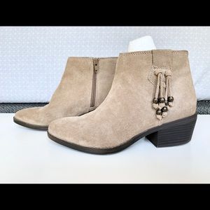 Women's White Mountain Boots